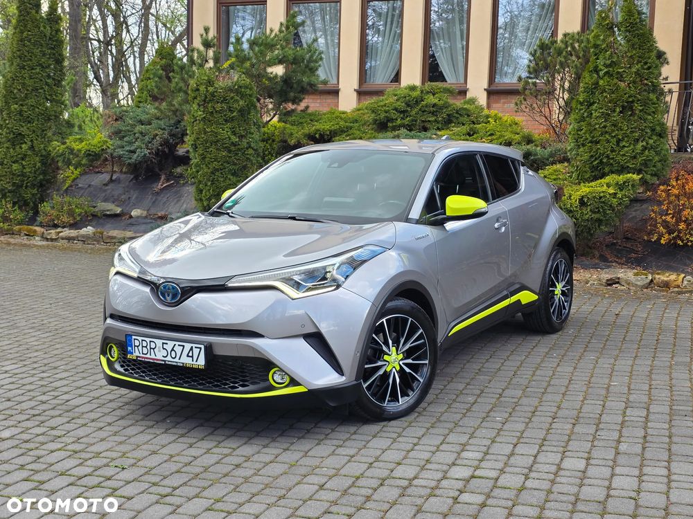 Toyota C-HR 1.8 Hybrid Neon Lime powered by JBL - 1
