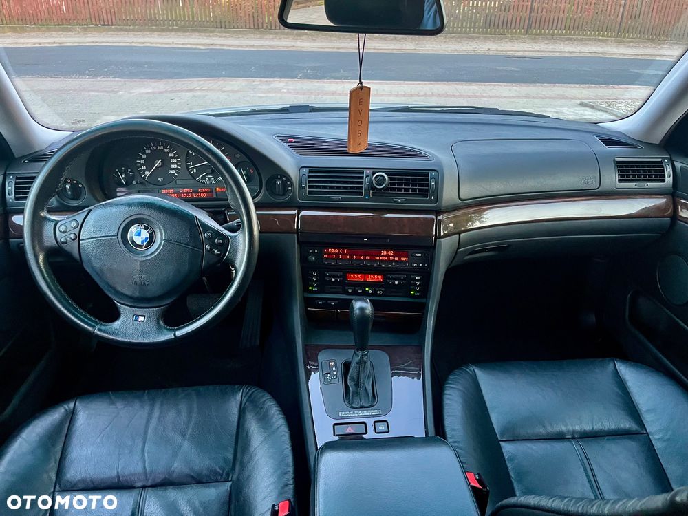 BMW Seria 7 735i L - 19