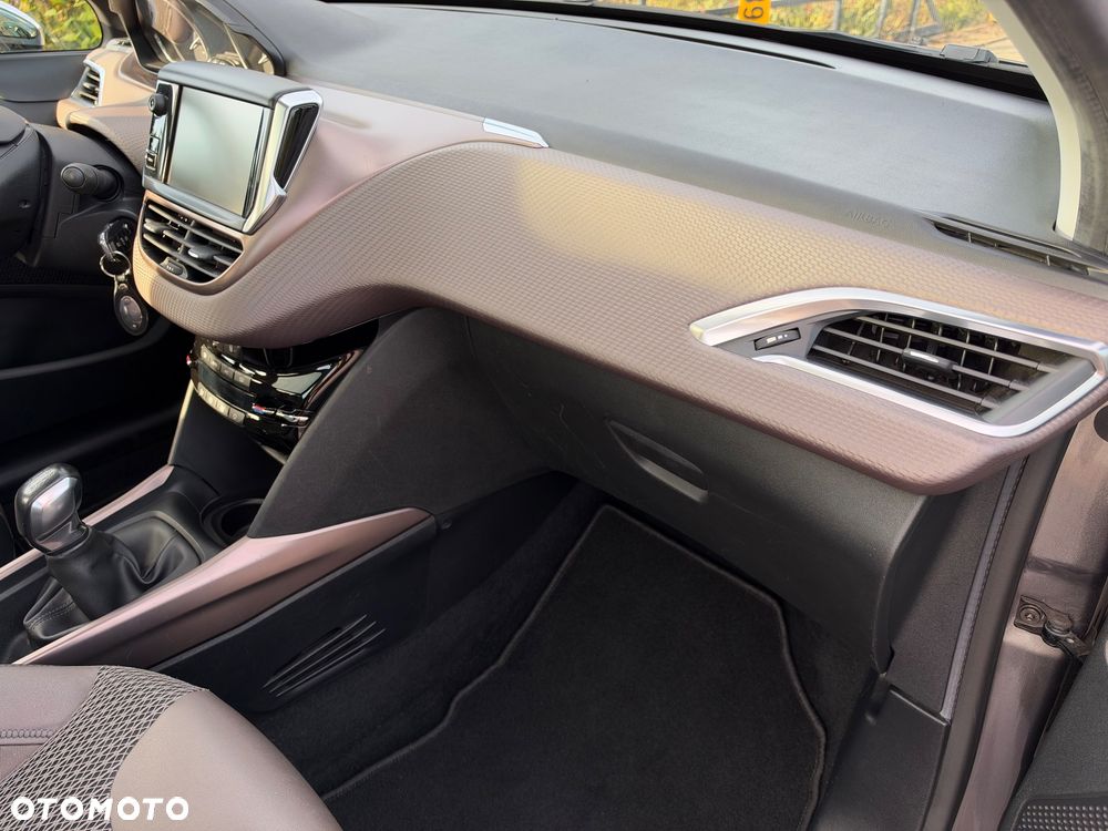 Peugeot 2008 120 VTI Allure - 22
