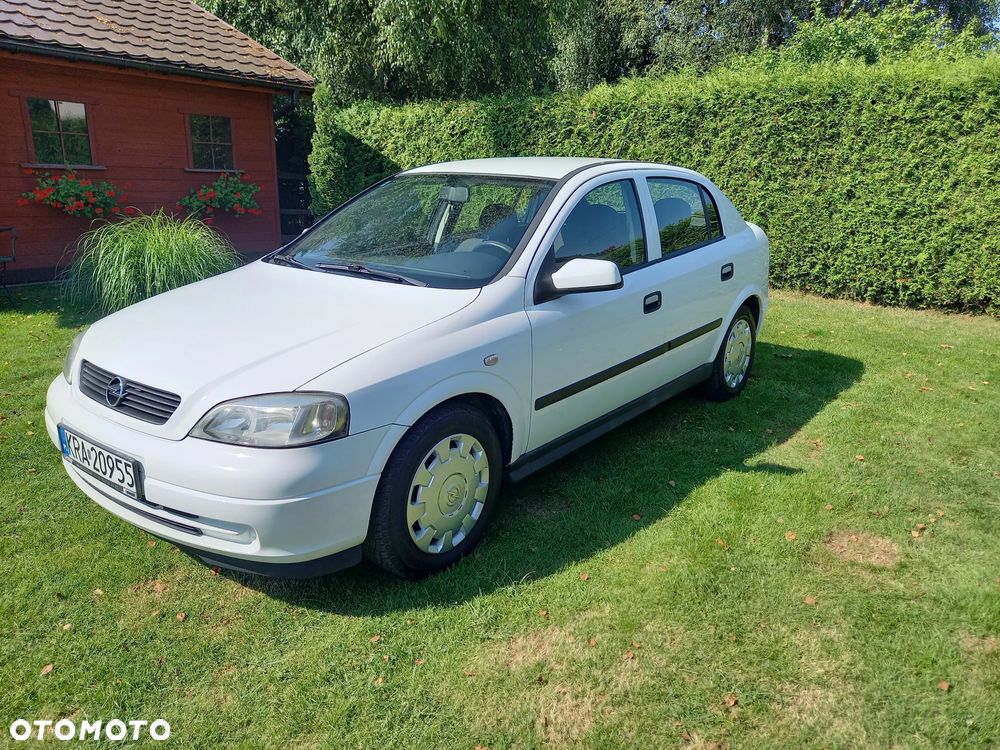Opel Astra 1.4 - 8