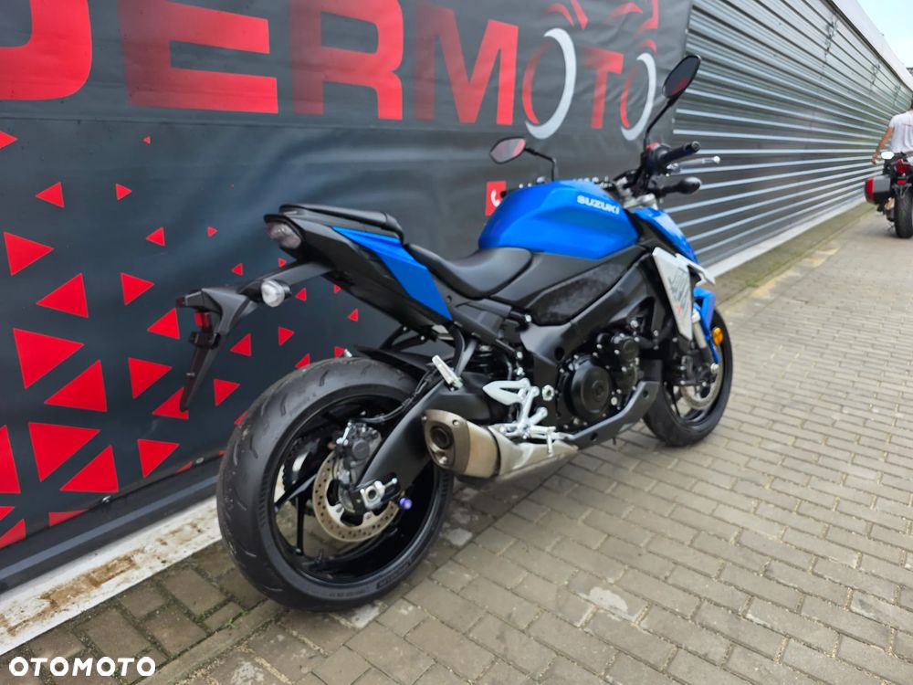 Suzuki GSX - 3
