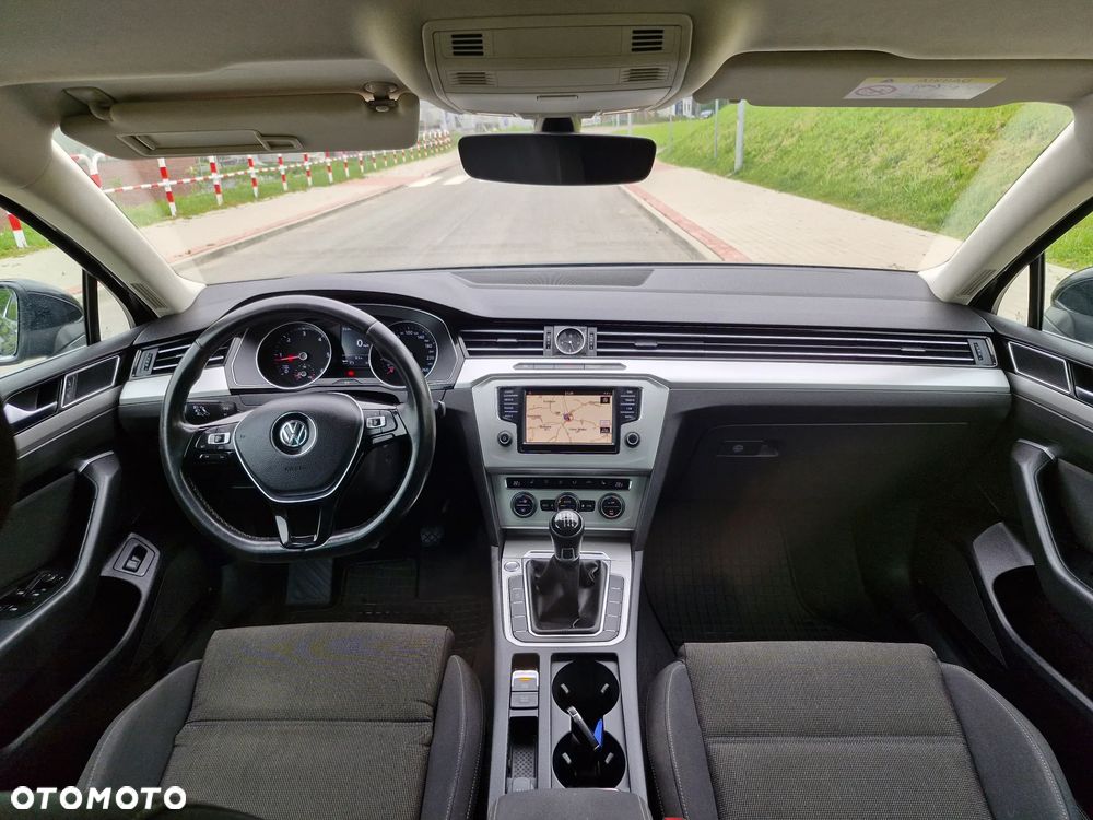 Volkswagen Passat 2.0 TDI (BlueMotion Technology) Highline - 14