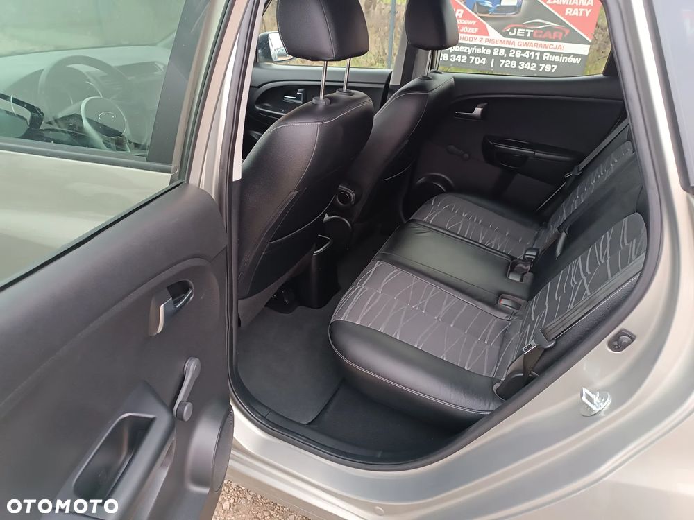 Kia Venga 1.4 CRDi 90 Business Line - 24