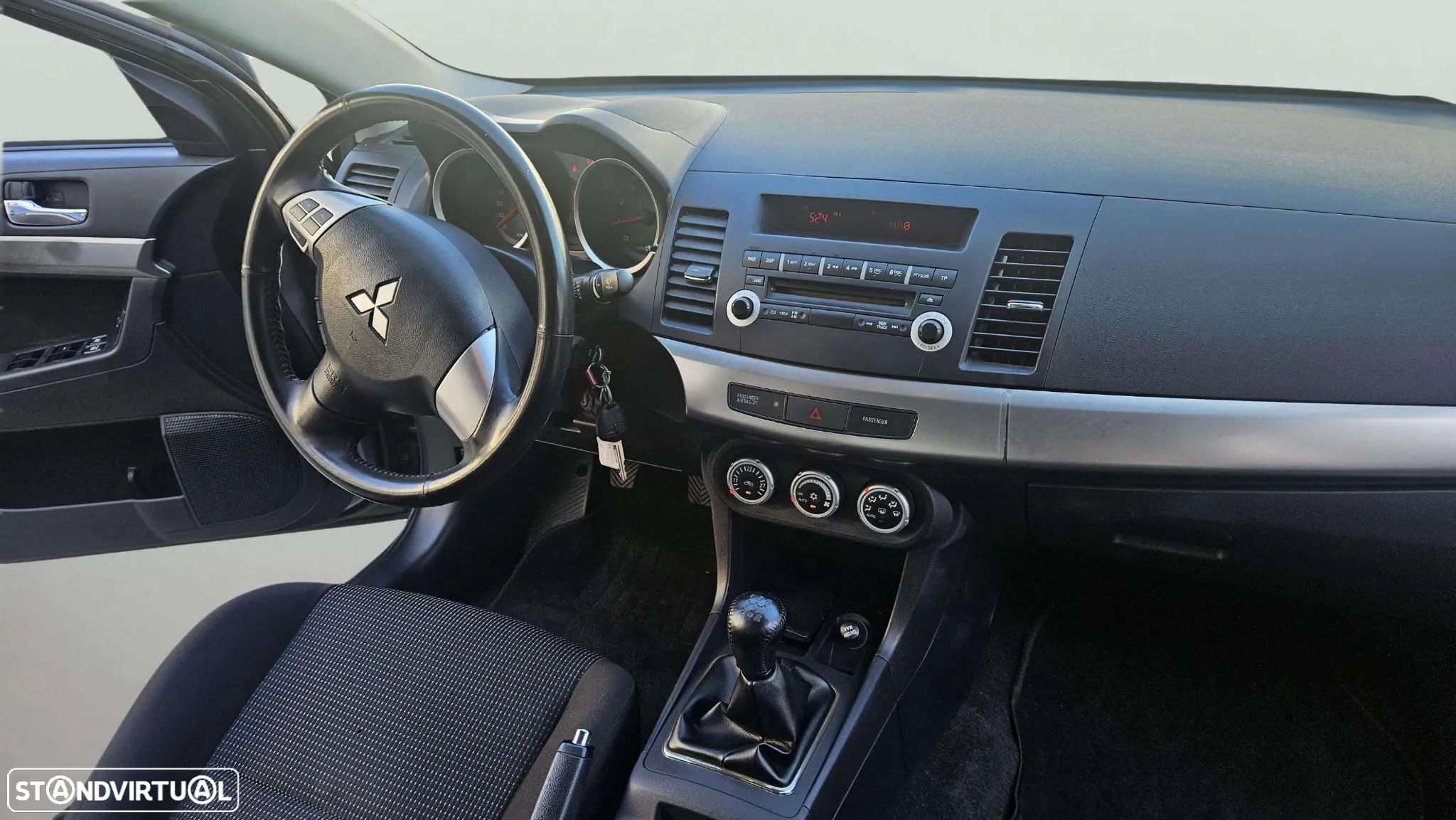 Mitsubishi Lancer 1.5 Invite - 16
