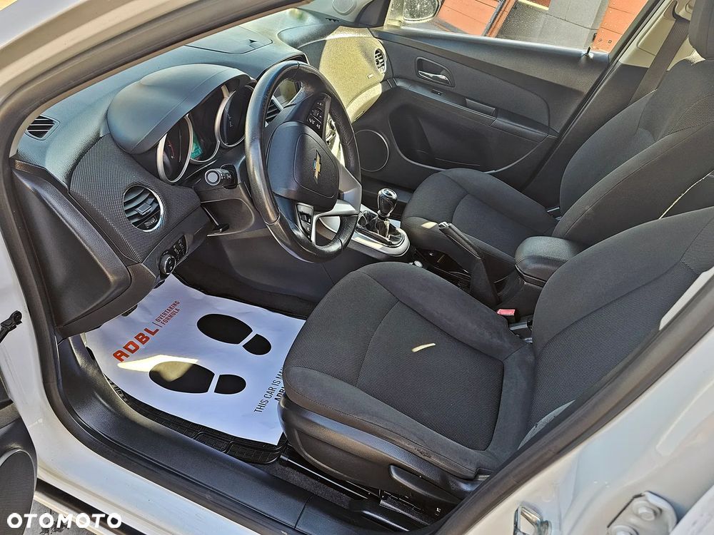 Chevrolet Cruze - 11