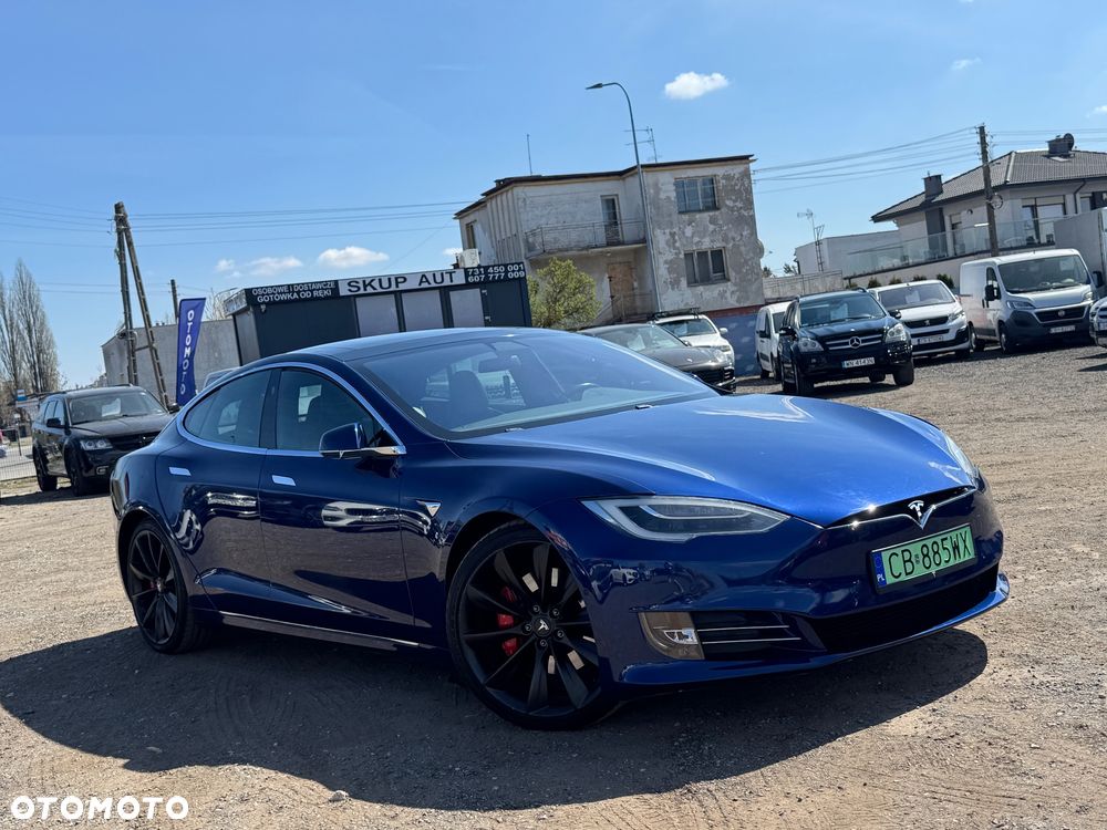 Tesla Model S 90 D Performance - 13