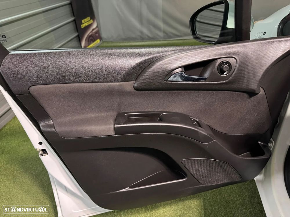 Opel Meriva 1.4 T S/S - 23