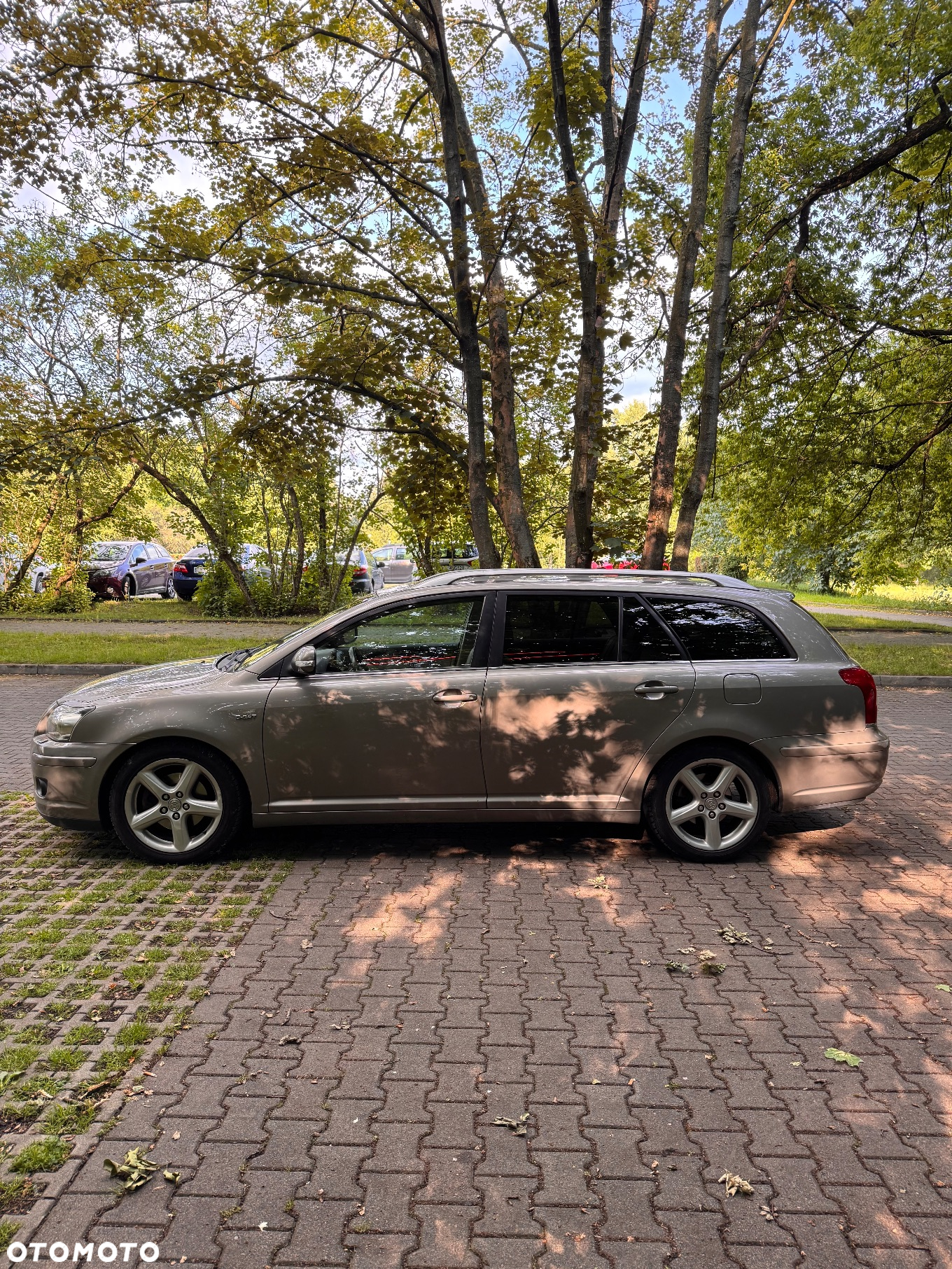 Toyota Avensis - 32