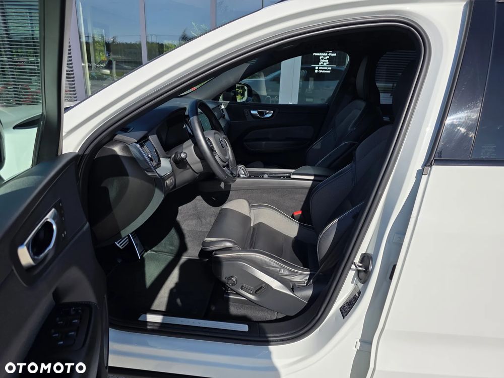 Volvo XC 60 B4 D AWD R-Design - 14