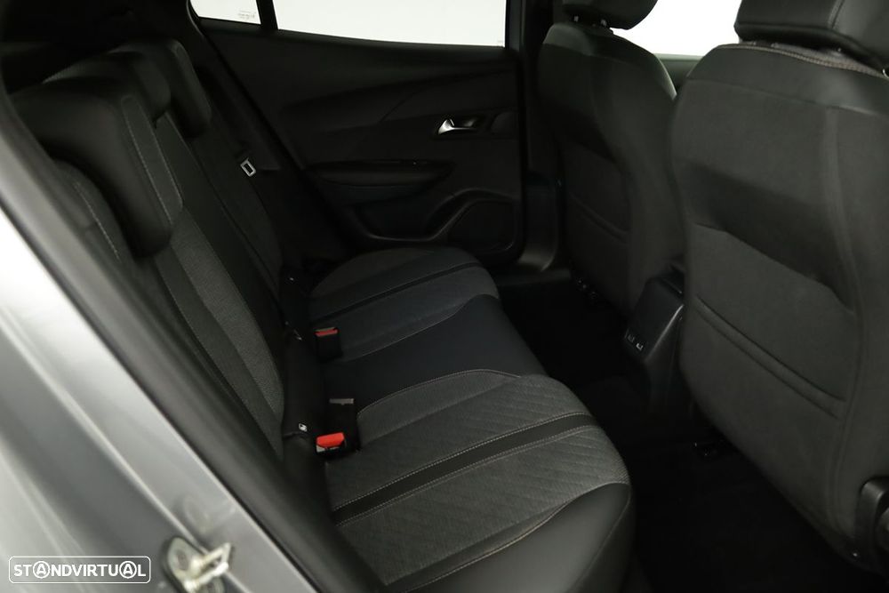 Peugeot 2008 1.2 PureTech Allure - 22