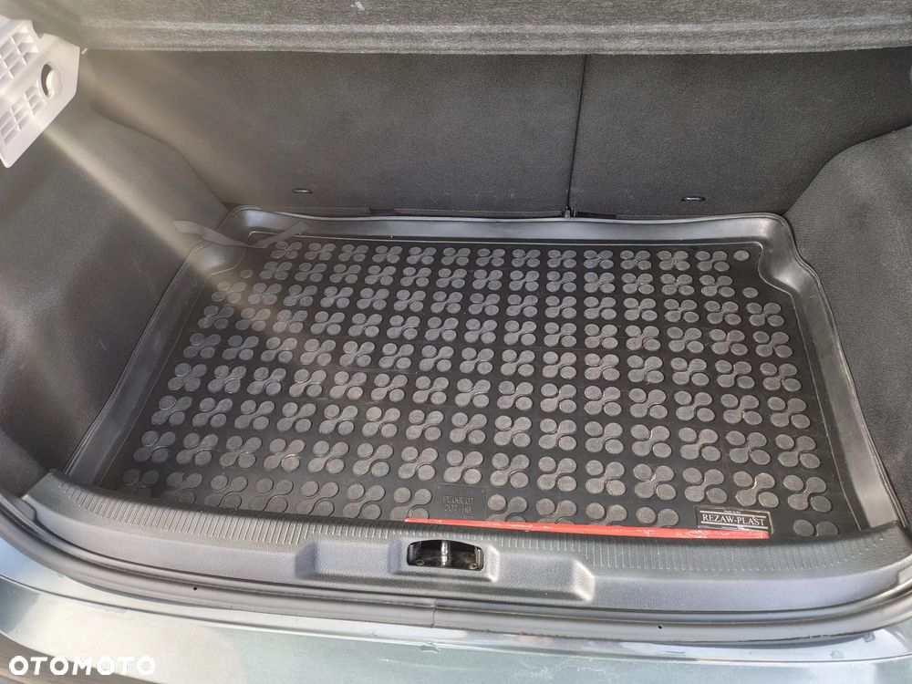 Peugeot 207 1.4 Presence - 9