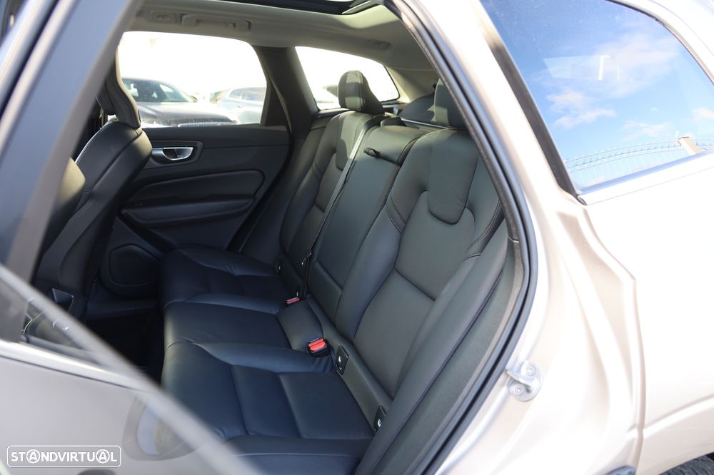 Volvo XC 60 2.0 T6 PHEV Plus Bright AWD - 9