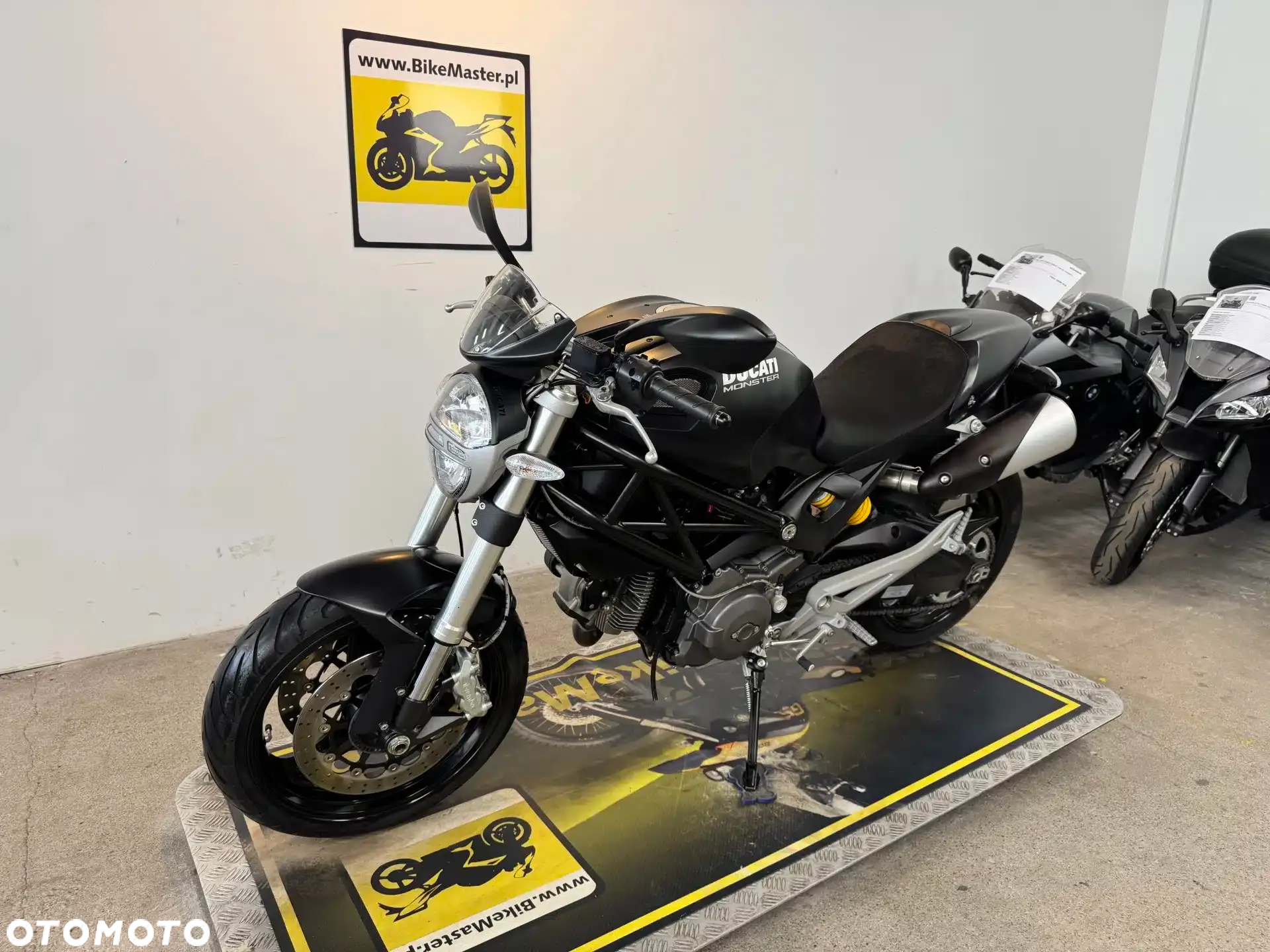 Ducati Monster - 4