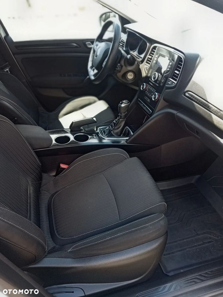 Renault Megane 1.5 dCi Energy Life EU6 - 27