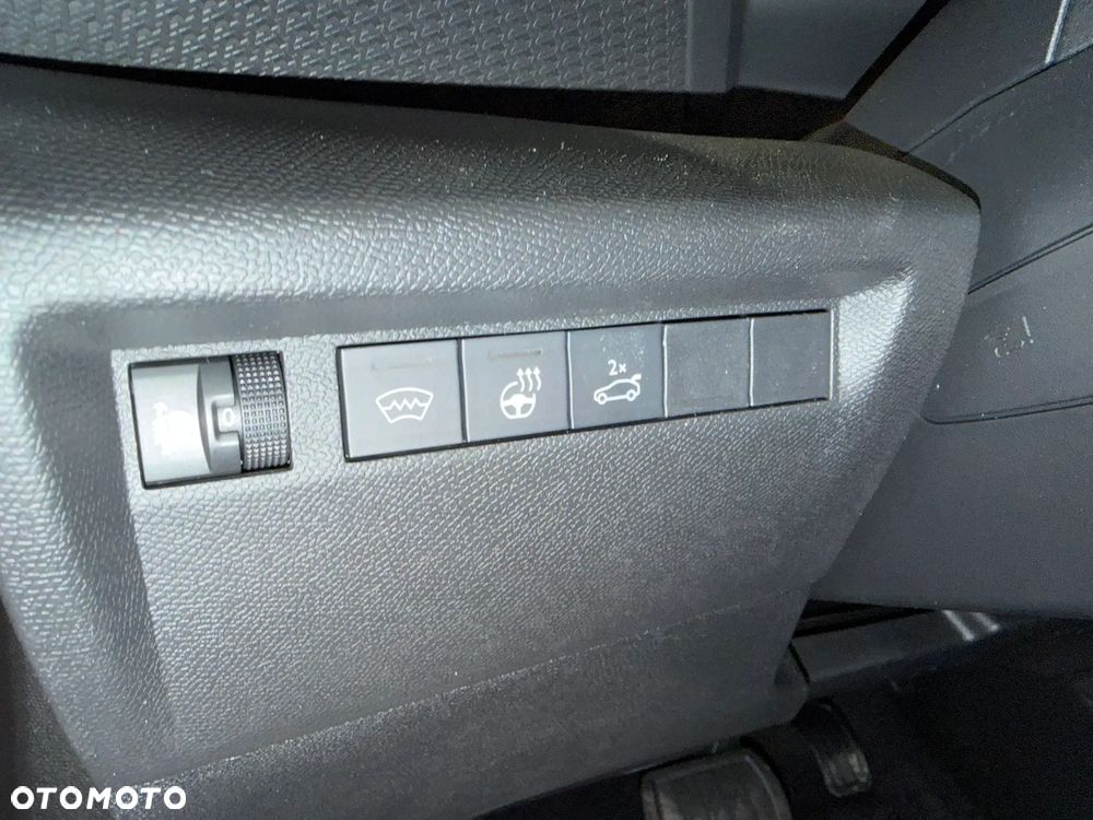 Citroën C4X 1.2 mHEV Max eDCT6 - 22