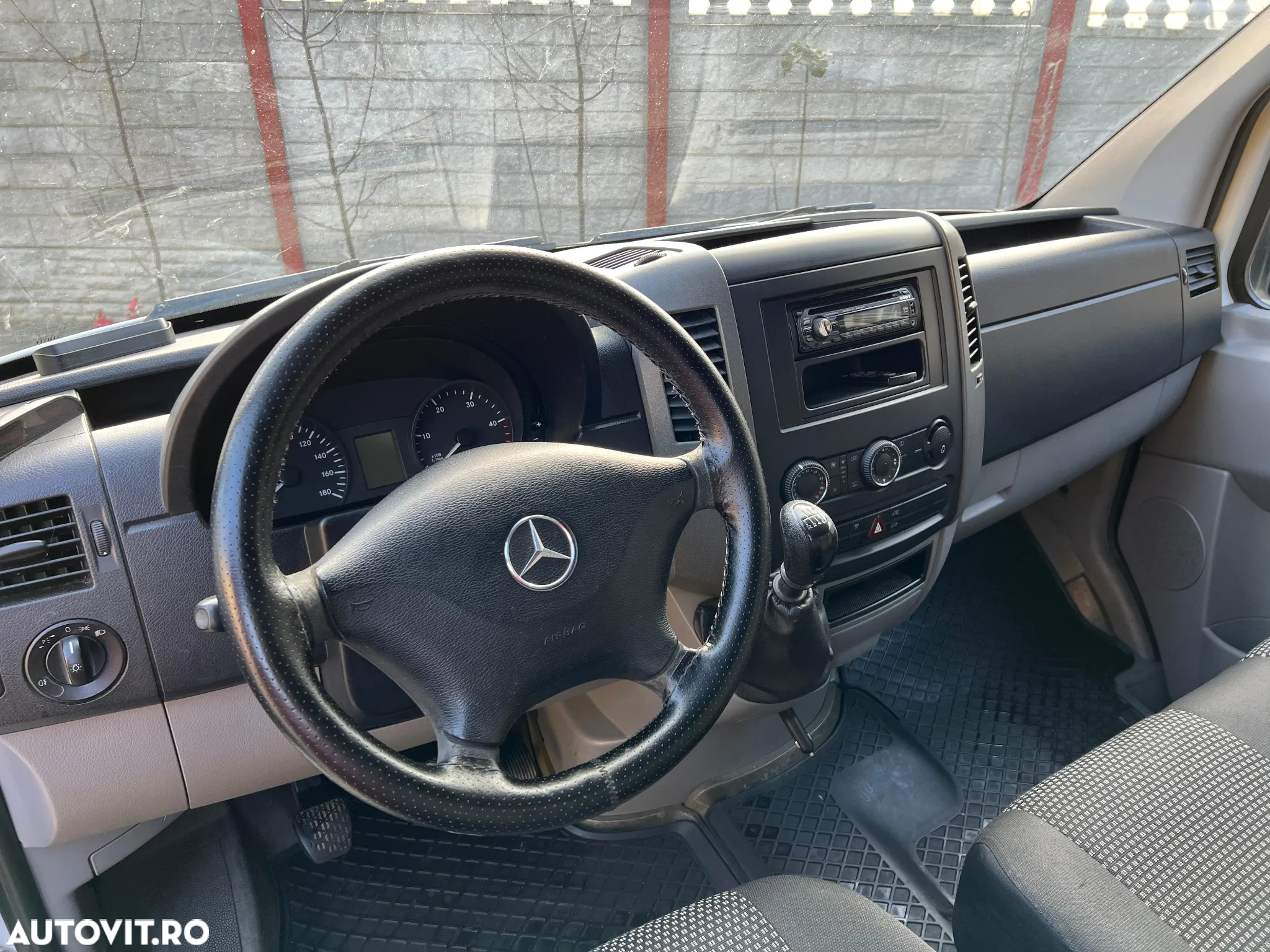 Mercedes-Benz Sprinter - 11