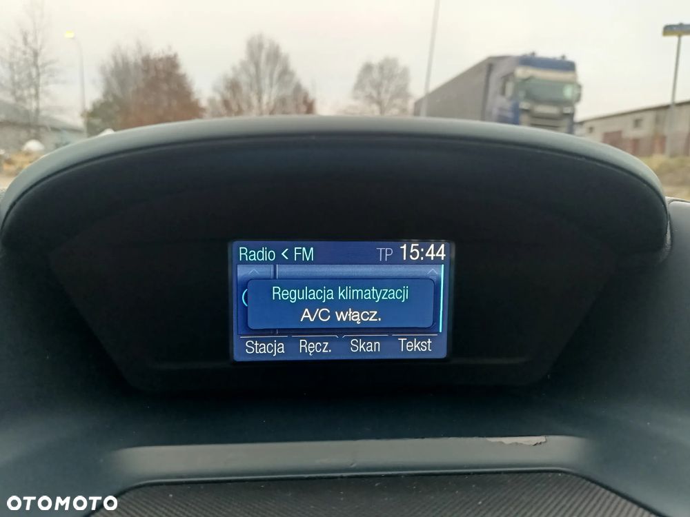 Ford C-MAX 1.6 Ti-VCT Champions Edition - 18