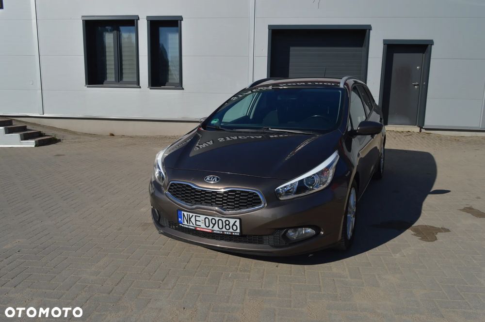 Kia Ceed 1.6 GDI Dream Team Edition - 3
