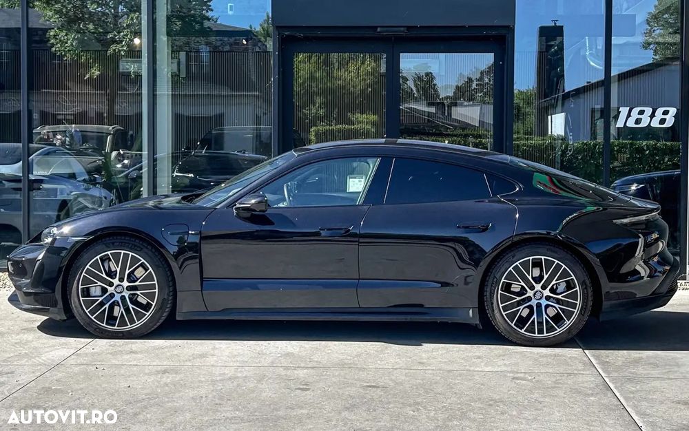 Porsche Taycan Turbo - 9