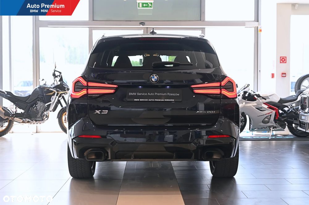 BMW X3 xDrive20i mHEV - 18