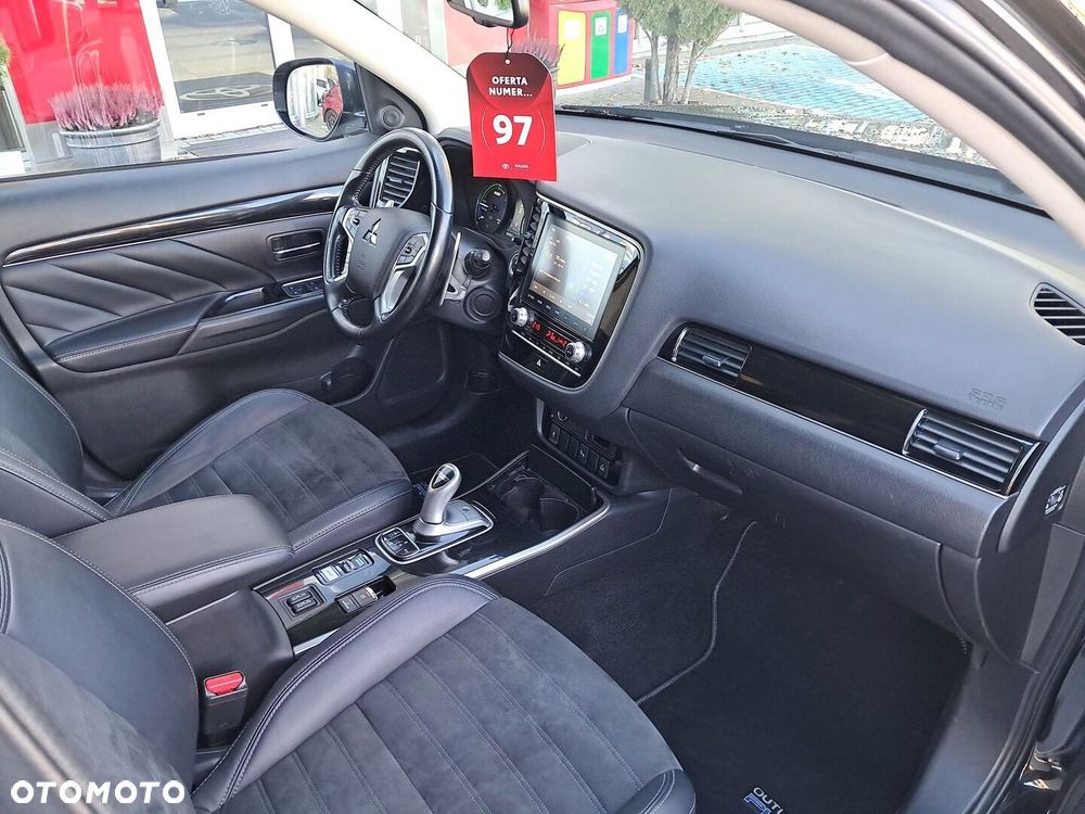 Mitsubishi Outlander - 15