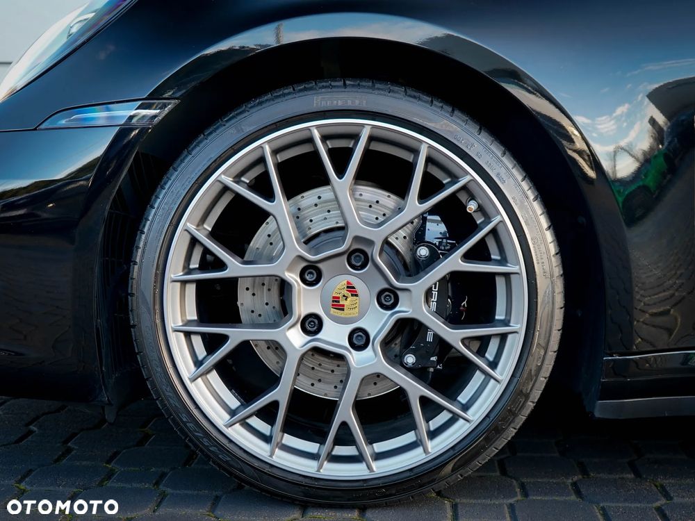 Porsche 911 Carrera 4S - 10