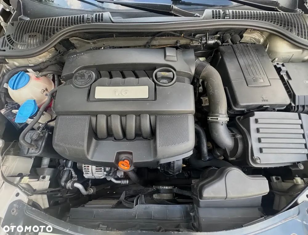 Skoda Octavia 1.6 Combi Ambiente - 28