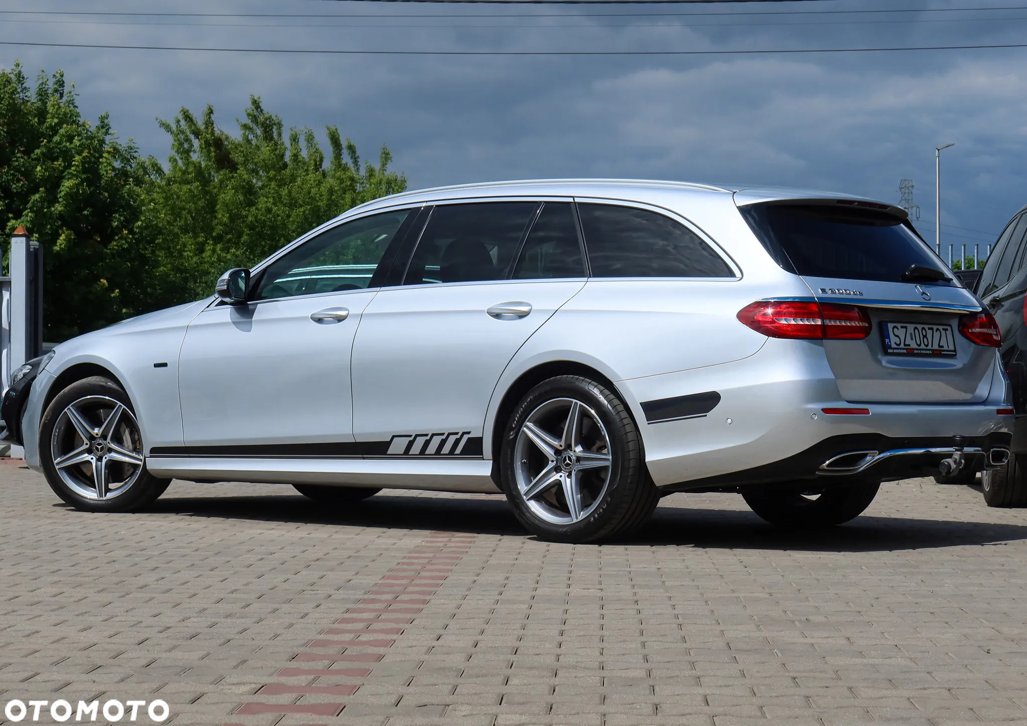 Mercedes-Benz Klasa E 300 de AMG - 34
