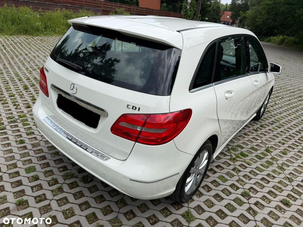 Mercedes-Benz Klasa B 180 CDI (BlueEFFICIENCY) 7G-DCT - 16
