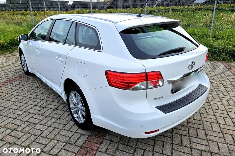 Toyota Avensis 2.0 D-4D Premium - 13