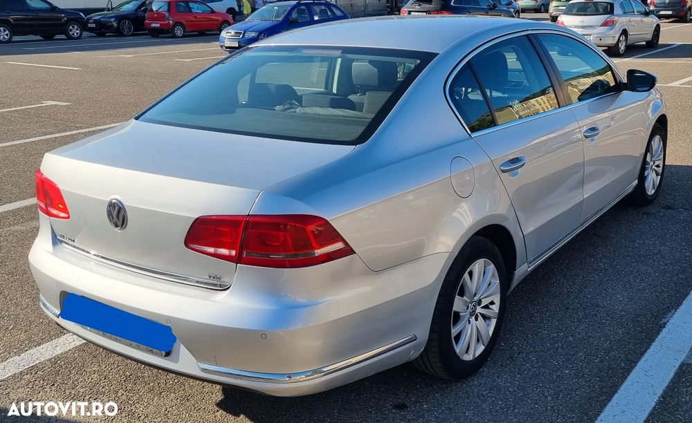 Volkswagen Passat - 4
