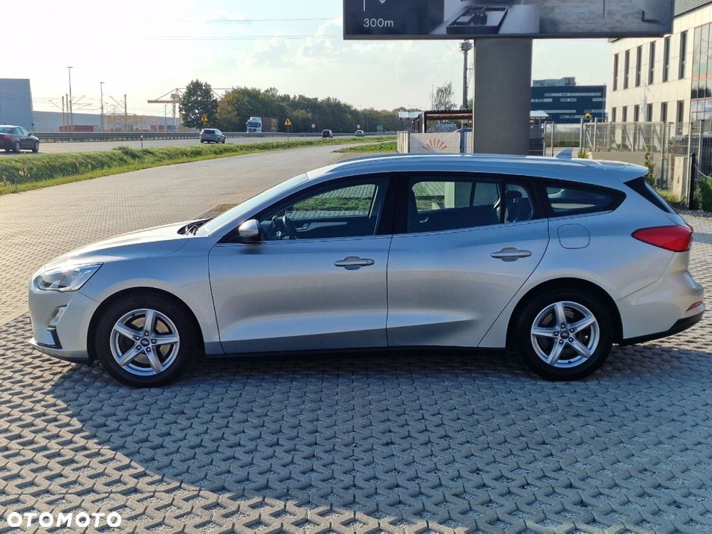 Ford Focus SW - 32
