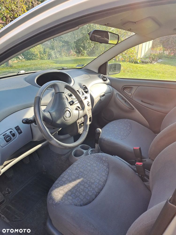 Toyota Yaris - 5