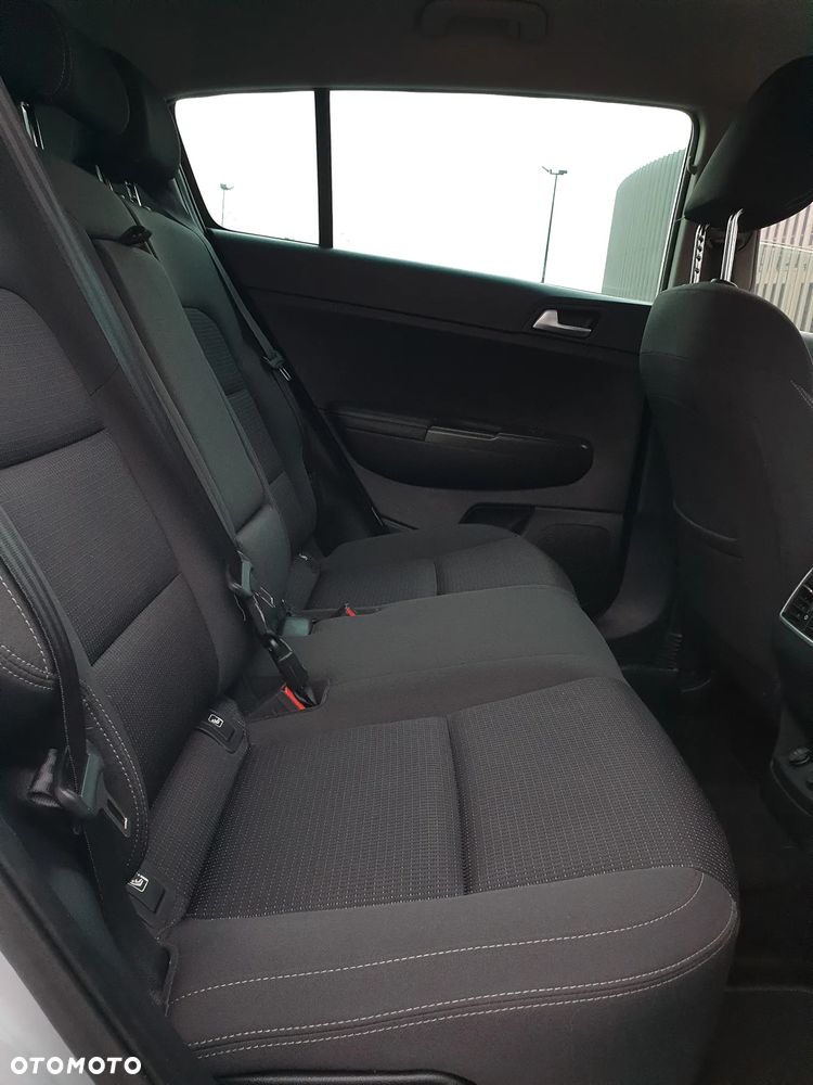 Kia Sportage 1.6 GDI 2WD Dream-Team Edition - 33