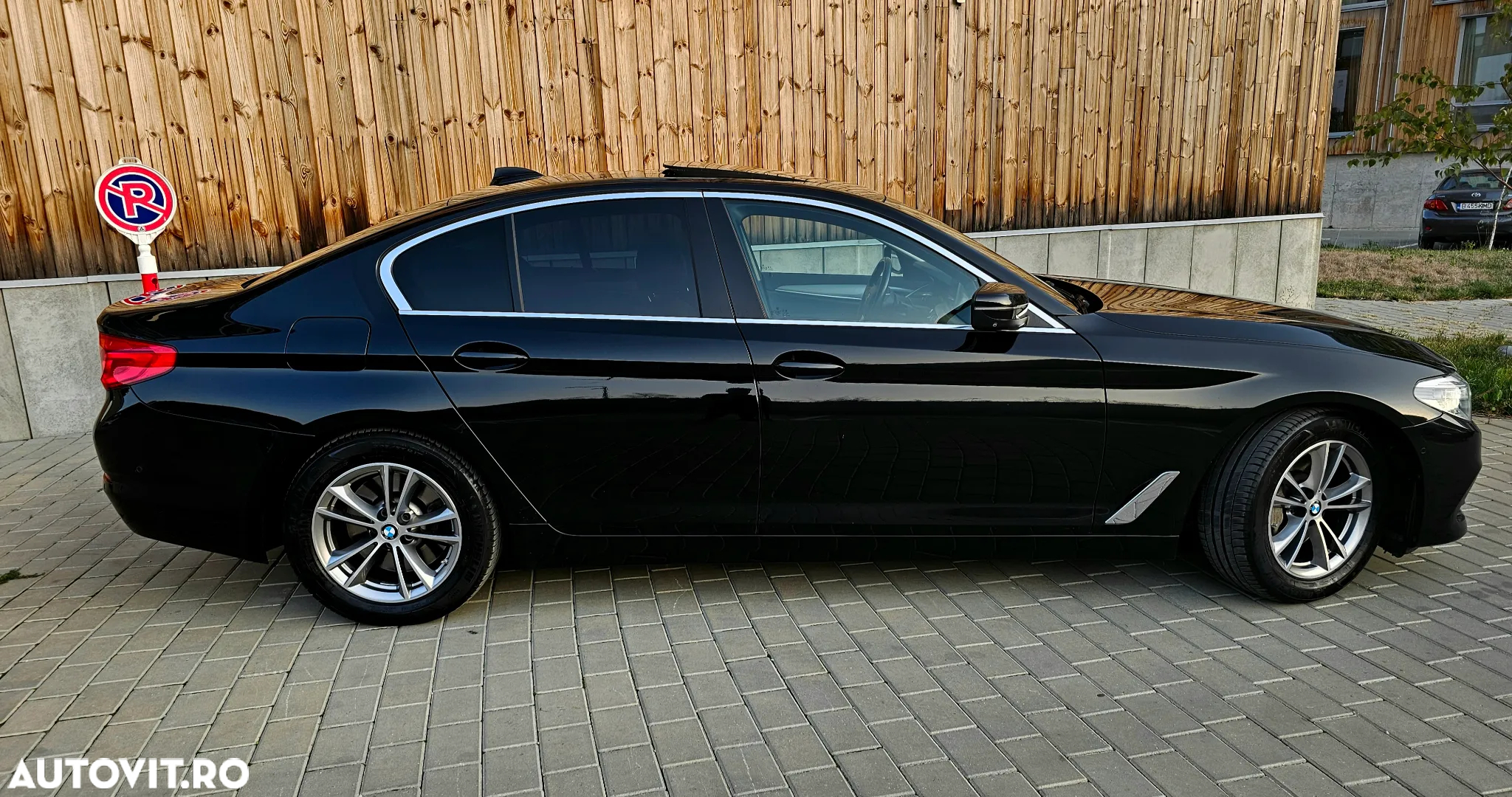 BMW Seria 5 530d xDrive AT - 13