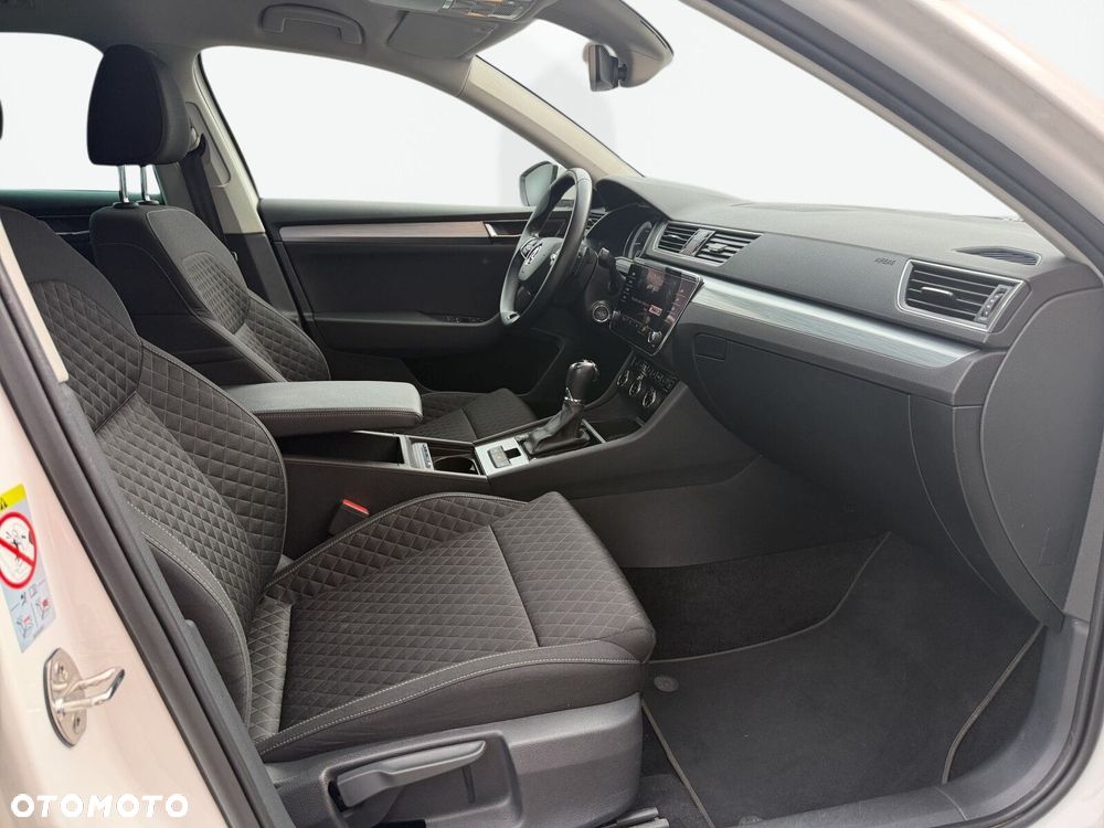 Skoda Superb 2.0 TDI SCR Ambition DSG - 36