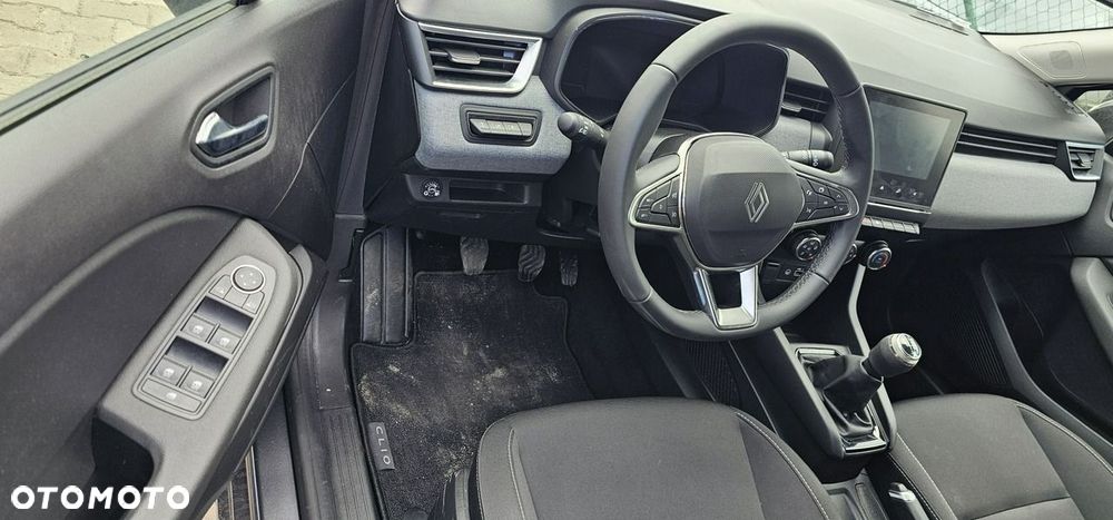 Renault Clio - 24