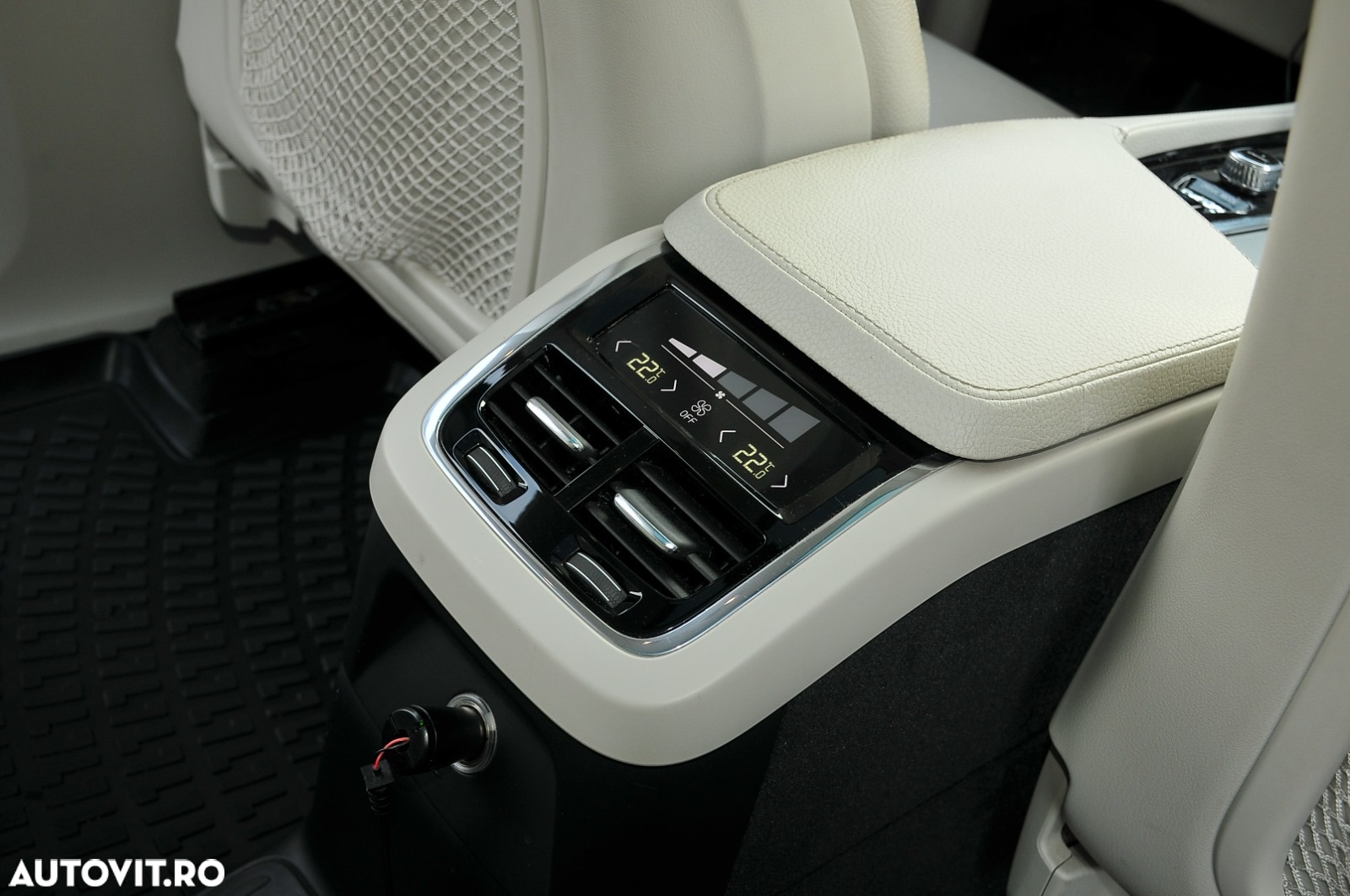 Volvo XC 90 - 26