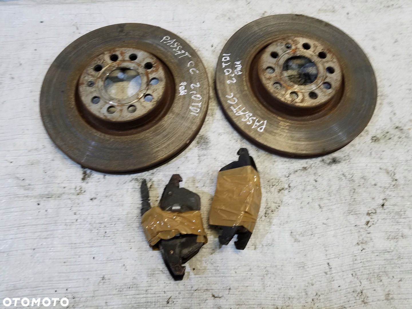 TARCZA HAMULCOWA KLOCKI PRZÓD VW PASSAT CC - 1