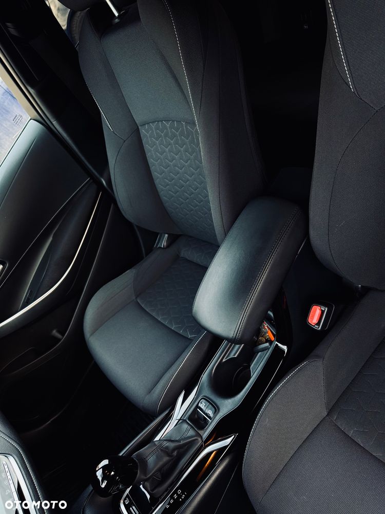 Toyota Corolla 2.0 Hybrid Executive - 21
