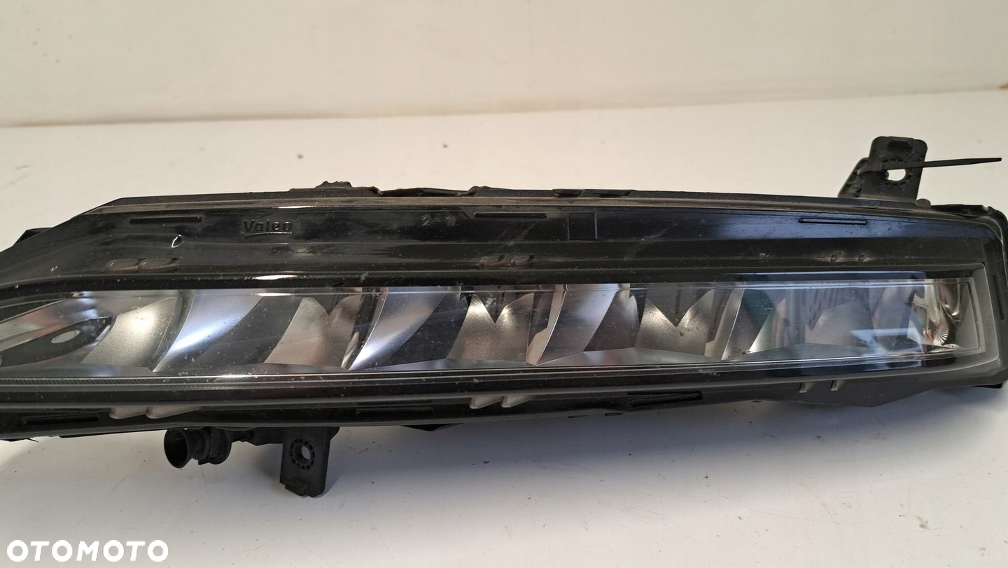 Halogen led DRL LEWY SKODA Superb 3 III LIFT 19-24r - 3