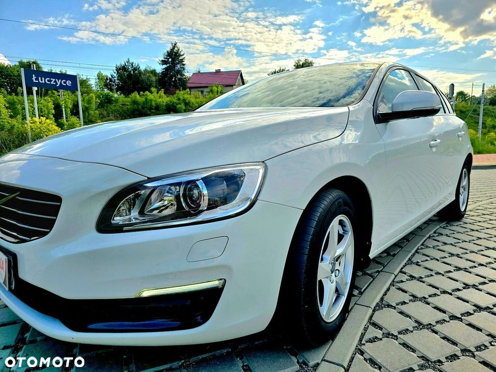 Volvo V60 D2 Geartronic Summum - 4