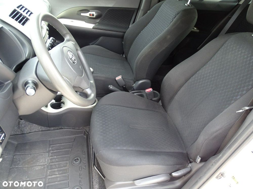 Toyota Urban Cruiser - 9