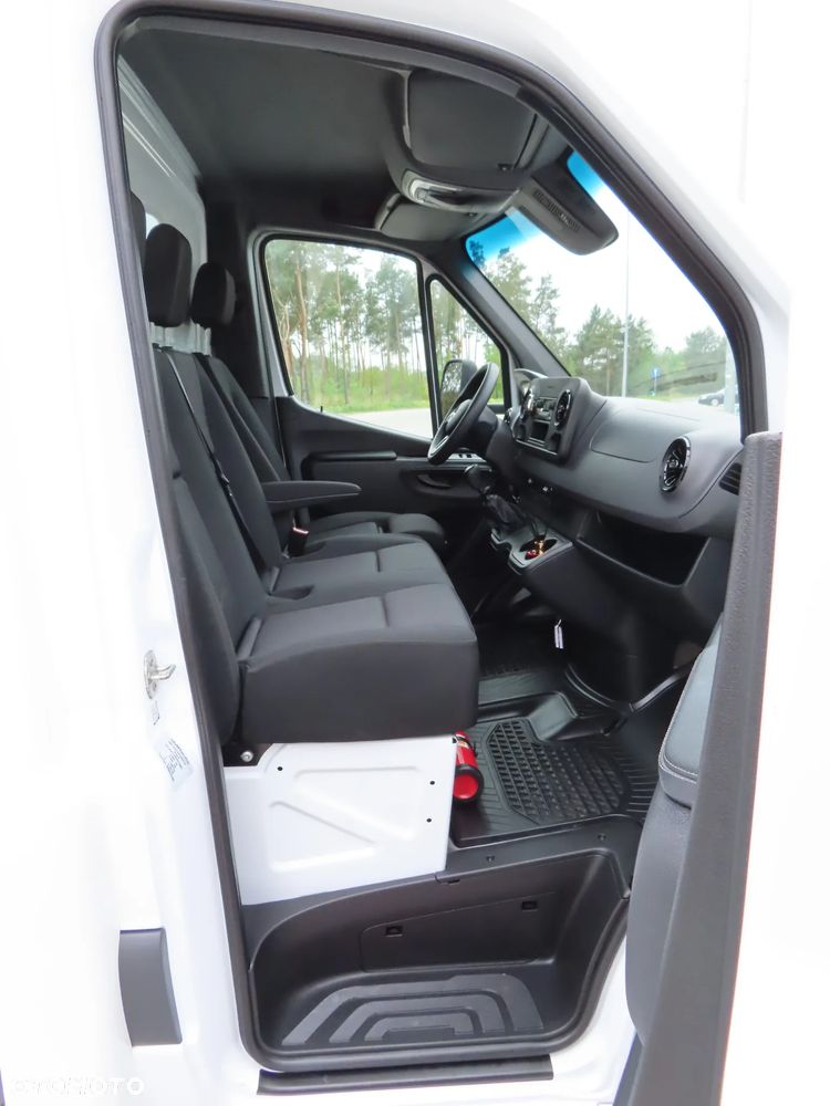 Mercedes-Benz Sprinter 519 CDI 190 KM Firana + Winda Załadowcza 1000 Kg Udźwig Skrzynia 4269 mm Długa 8.E.Palet Rozstaw Osi 4325 mm DMC 3500 Kg Ładowność 763 Kg WZMACNIANY Stan Jak NOWY Gotowy Dostępny OKAZJA - 30