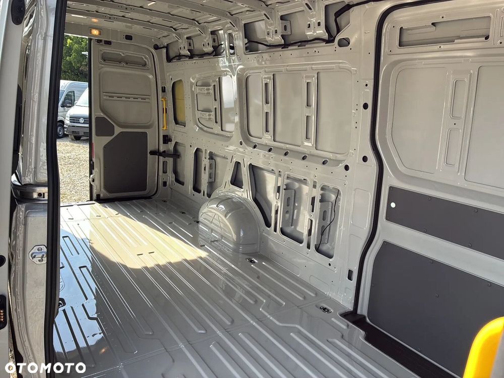 Volkswagen Crafter 35 Furgon LONG/Automat/L5H3, 2.0BiTDI 177KM, 4490mm, Wysoki dach, r.o. 4490 - 14