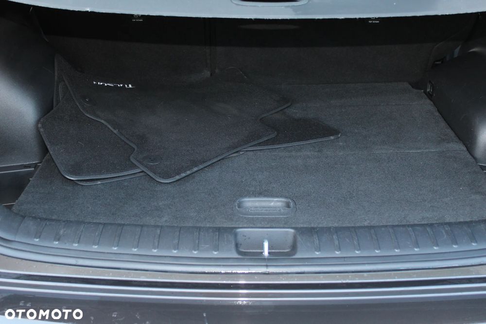 Hyundai Tucson 1.7 CRDI BlueDrive GO 2WD - 19