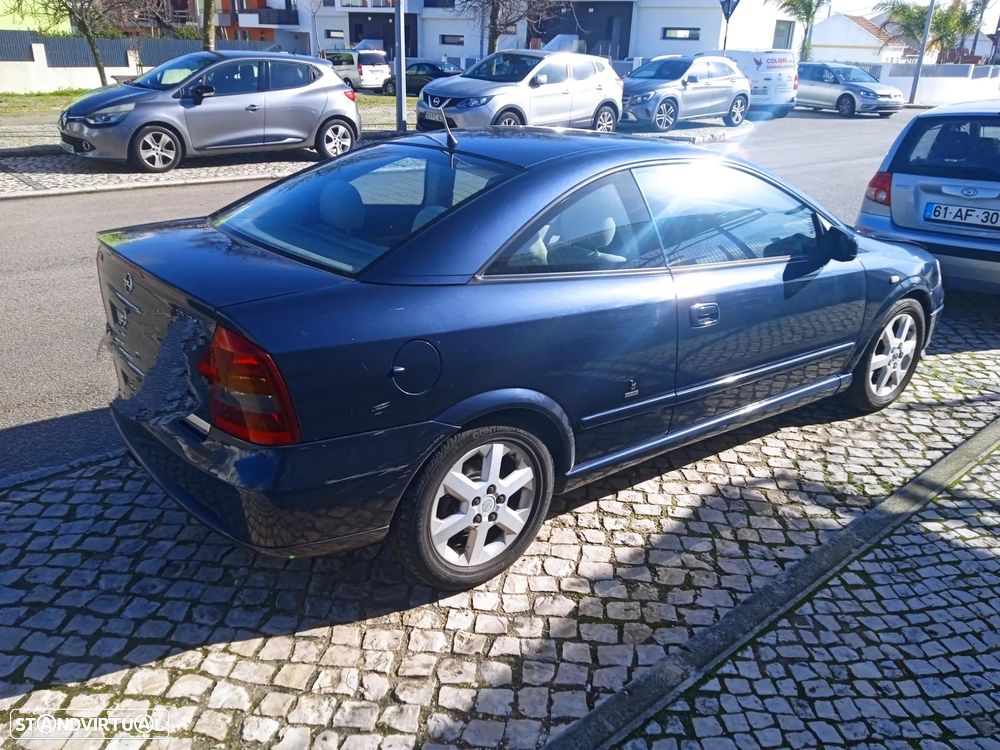 Opel Astra Coupe 1.8 16V - 2