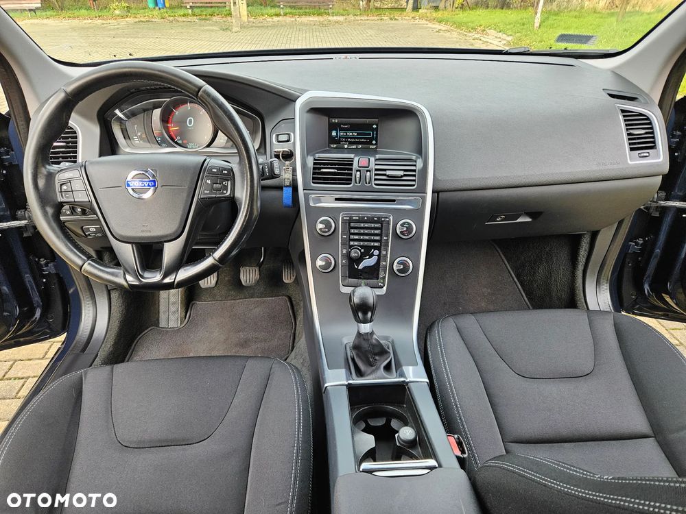 Volvo XC 60 D4 AWD Kinetic - 19