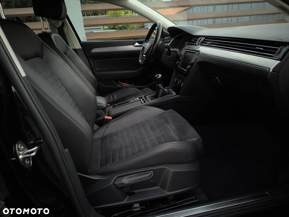 Volkswagen Passat 2.0 TDI (BlueMotion Technology) Highline - 15