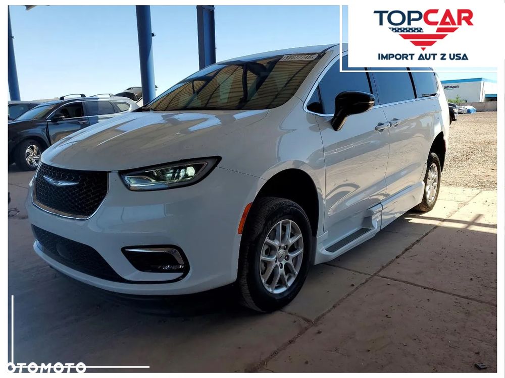 Chrysler Pacifica - 1